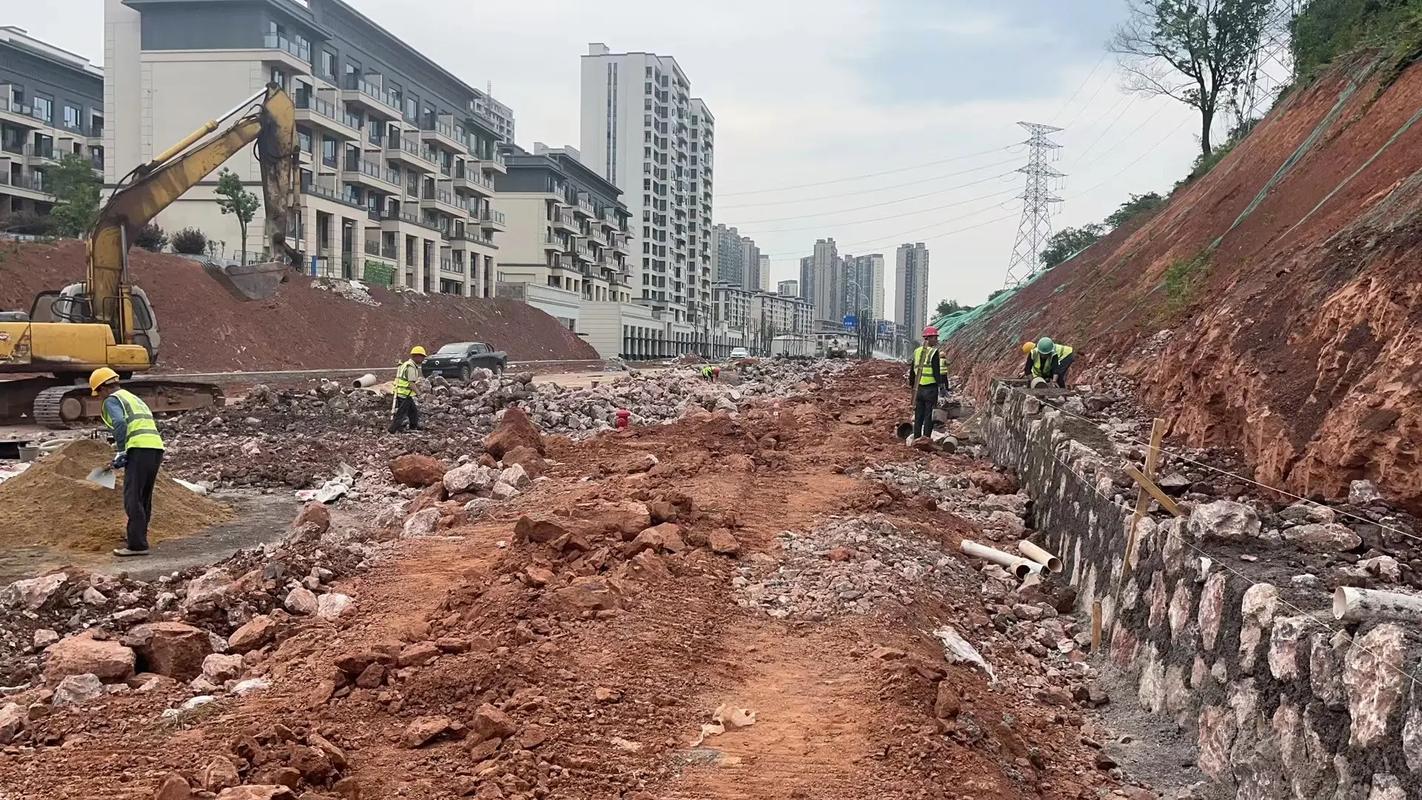 致敬勞動(dòng)者 市政工程建設(shè)中的五一堅(jiān)守